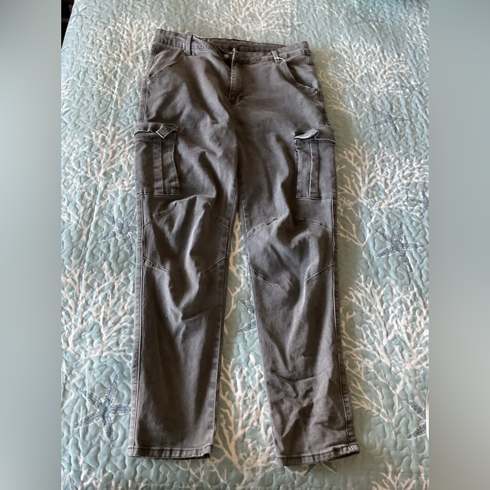 Romwe Adult size 32” by 29” jeans